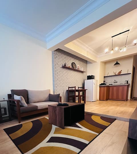 Your place in Zamalek
Studio 18