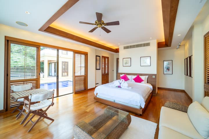 Chambre principale au niveau de la piscine 2