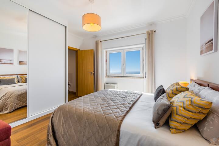 Habitación doble con baño privado con vistas al mar