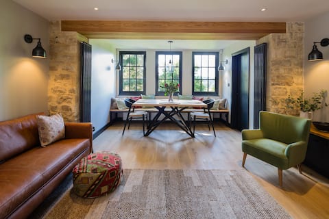 Top performing Airbnb: Hill Coach House in Bathampton