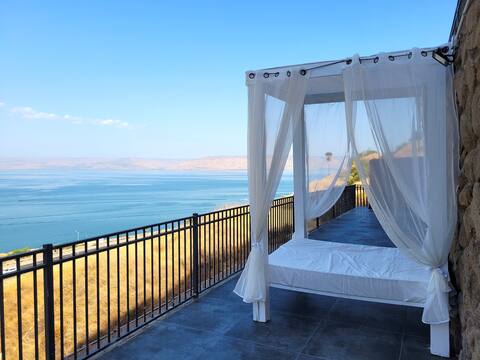 YalaRent Europa B16- 4BR apt. with jacuzzi