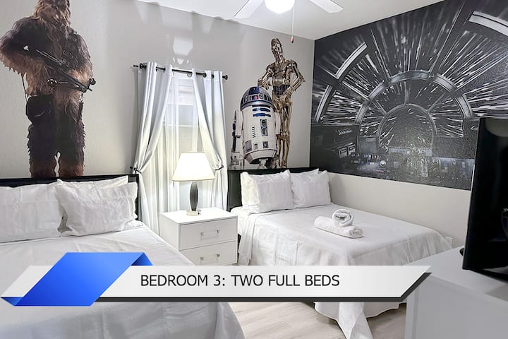 Bedroom 3: Galactic fun awaits with themed decor and two full (aka. double) beds for epic adventures!