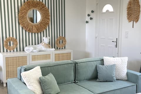 Popular Airbnb listing: Cocon Cosy: Cottage 4 minutes from Beauval Zoo in Saint Aignan Sur Cher