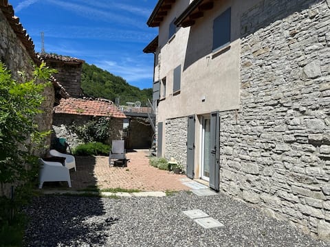 Casa del Giglio in Cadelmonte