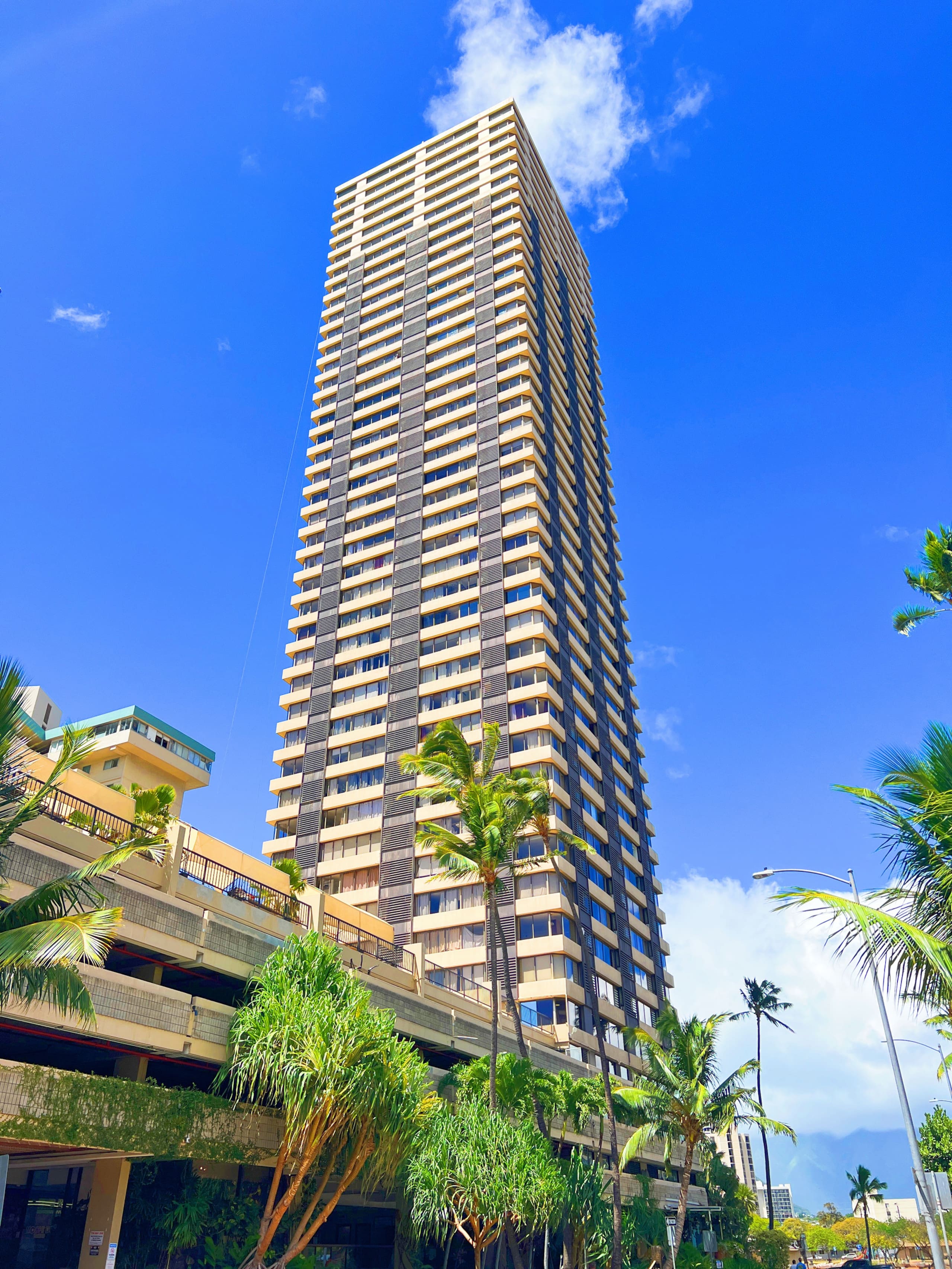 Stunning Ocean View Waikiki Studio 30F B - Image 21