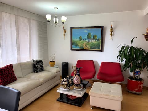 Propiedad de Airbnb exitosa: Cozy apartment near the airport. en Fontibón