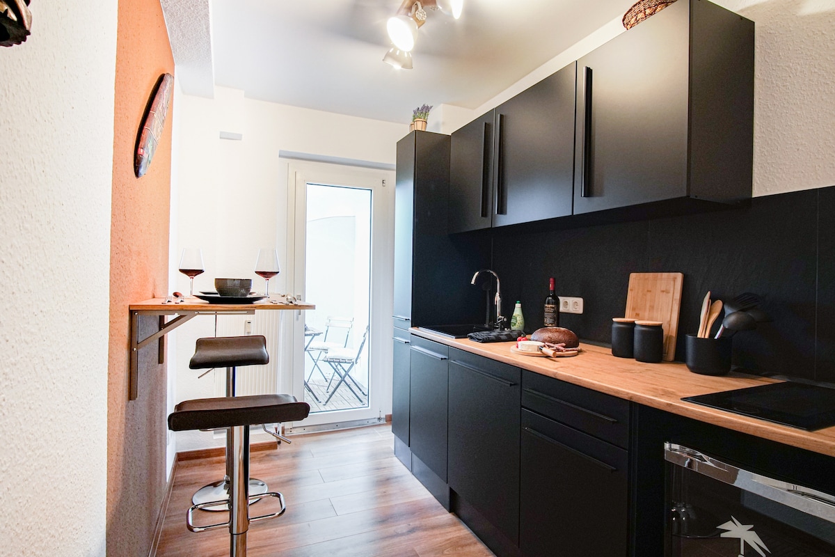 Successful Airbnb property: Apartment I Netflix I Wi-Fi I Parking I Balcony in Altendorf