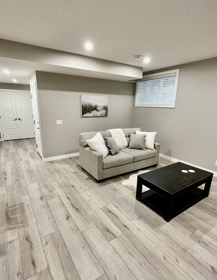 Private Legal Suite In Mahogany Se Calgary. - Canada