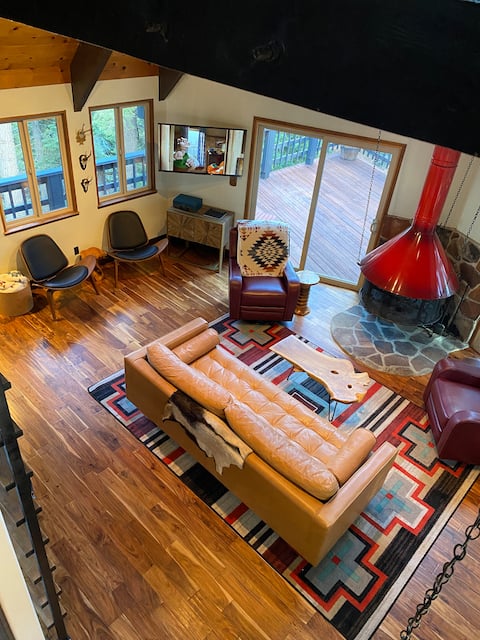 Successful Airbnb property: Perfect cabin near beach and backing forest in Tahoma