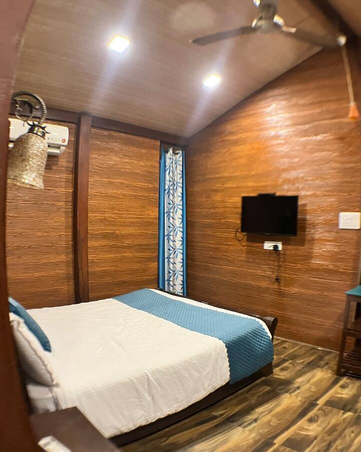 Bedroom 1 image 2