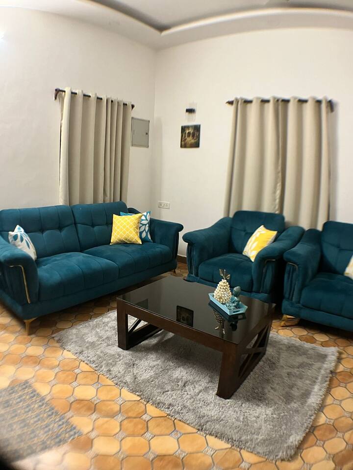 Living room image 3