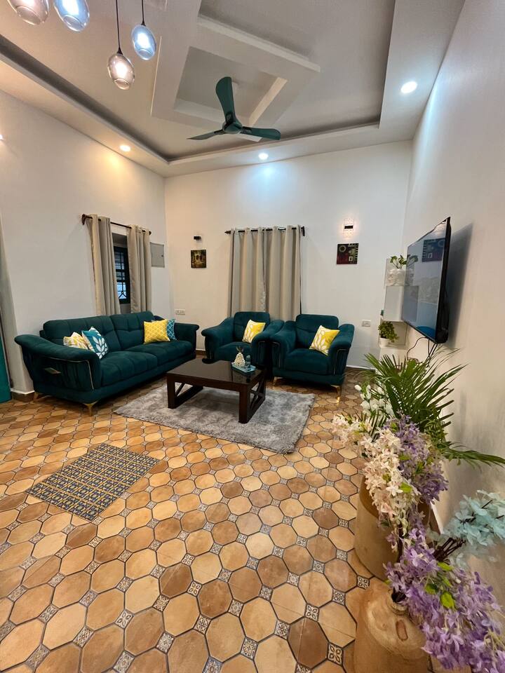 Living room image 2
