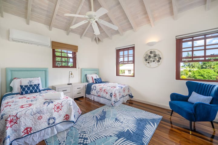 Dvokrevetna soba na katu sa spojenim apartmanom