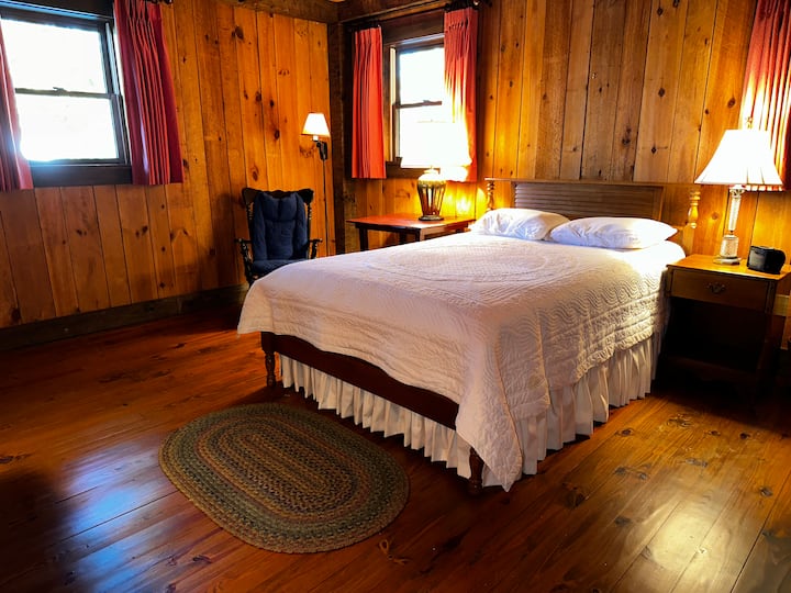 Მეორე სართული, საძინებელი. 