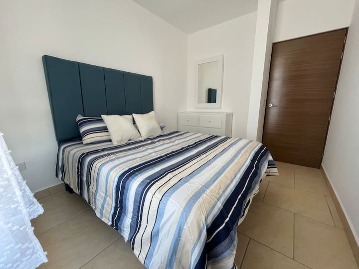 חדר שינה בקומת הקרקע