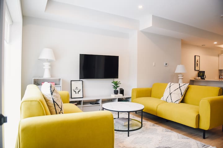 Gorgeous & Unique 5 Bed & 2.5 Bath New Townhouse