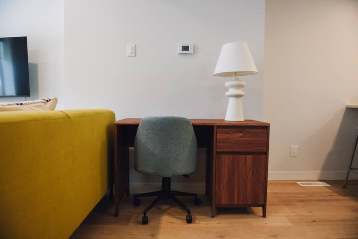 Gorgeous & Unique 5 Bed & 2.5 Bath New Townhouse gallery image 5