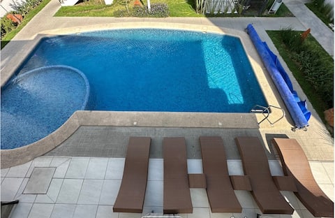 Brisa Serena | Sleeps 6 | Pool | Parking