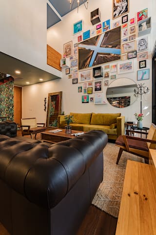 La Condesa Oasis: Big House, Beautiful Terrace gallery image 3