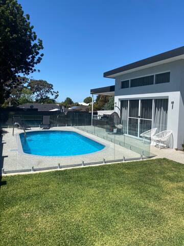 Entire large luxury house gallery image 4