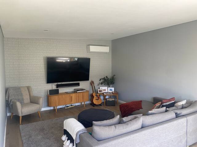 Entire large luxury house gallery image 3