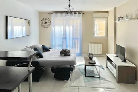 Cozy Studio with Terrace in the city center!