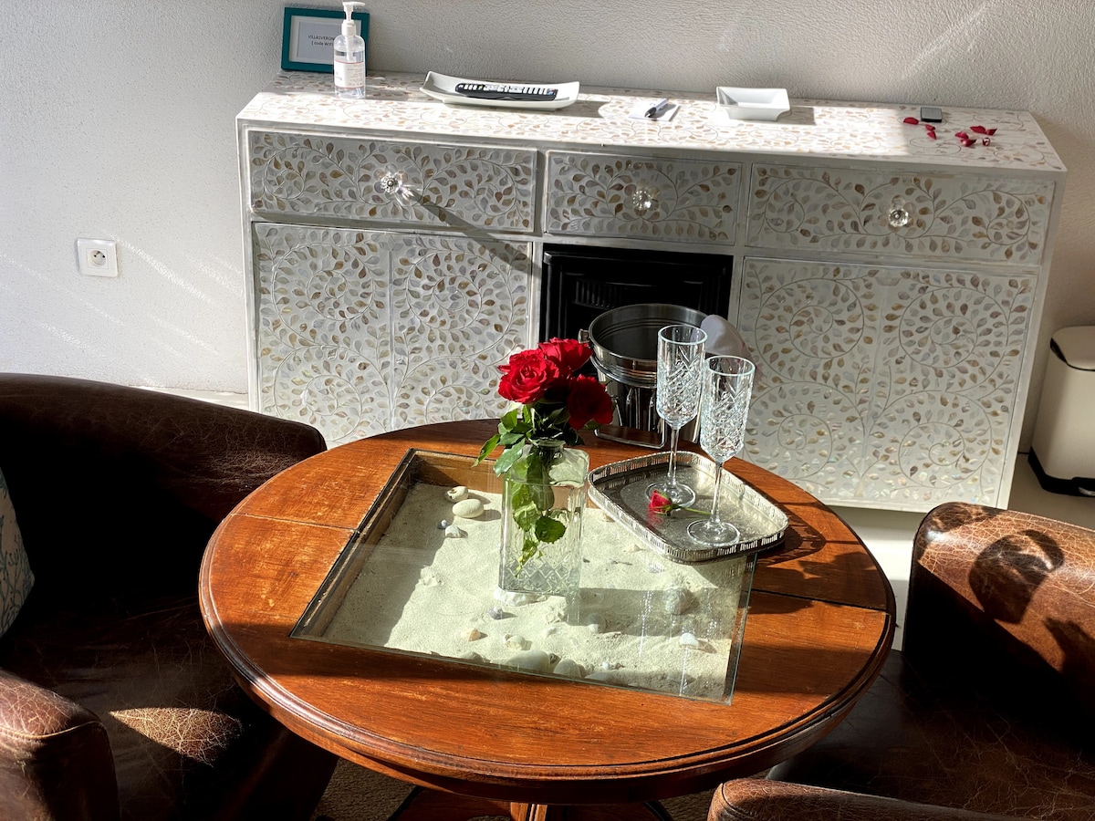 Top Airbnb: Cocooning SEAFRONT /Villa and its private pool à Sainte Marie De Ré