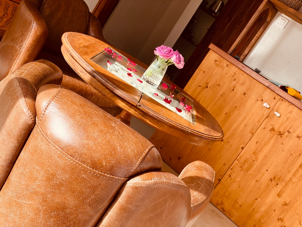 Top Airbnb: Cocooning SEAFRONT /Villa and its private pool in Sainte Marie De Ré