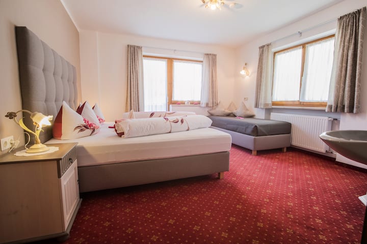 غرفة النوم 2