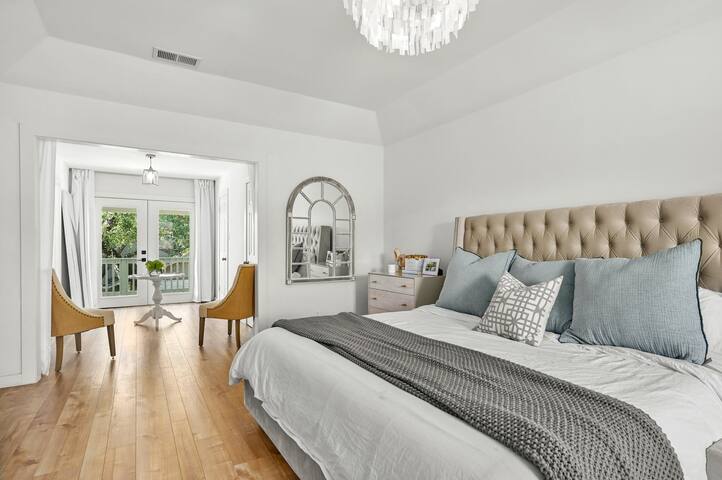 Poolside Paradise, West Elm Magazine Featured gallery image 4