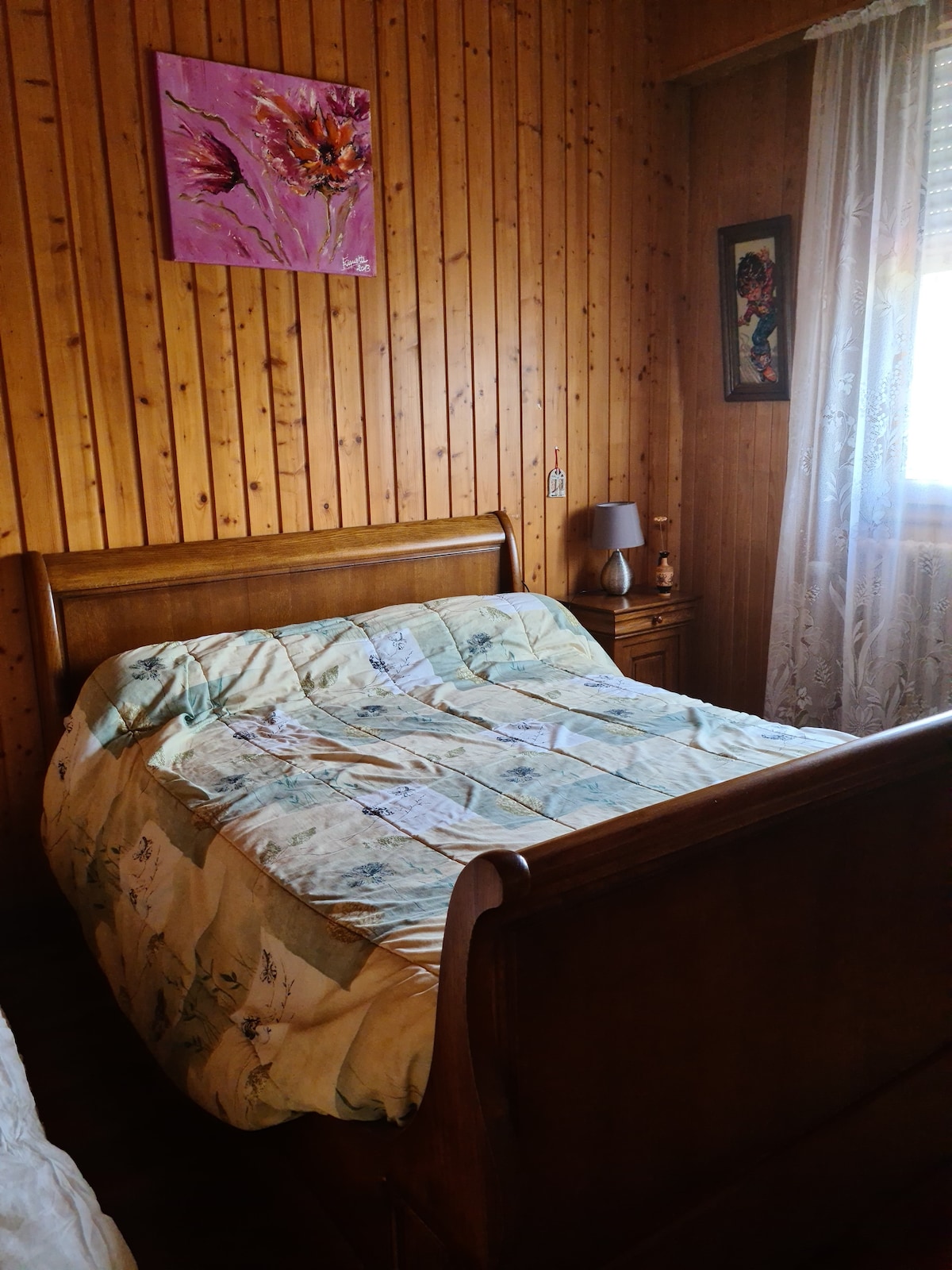 غرفة نوم 1
سرير 140 و 1 سرير 90