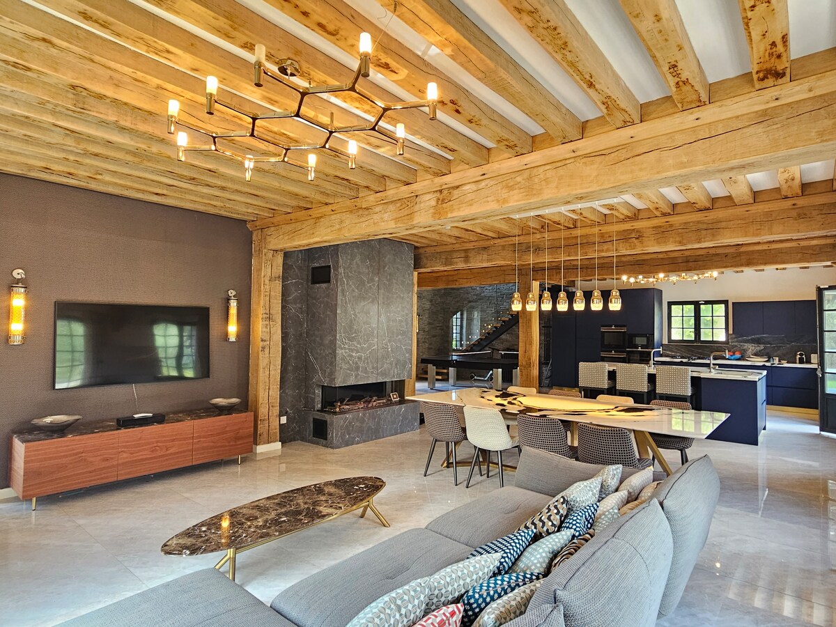 Top Airbnb: Exceptional villa, 5 bedrooms, 20 m from the beach, spa. en Benerville Sur Mer