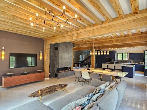 Top Airbnb: Exceptional villa, 5 bedrooms, 20 m from the beach, spa. in Benerville Sur Mer