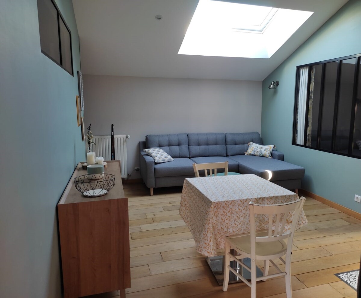 Top performing Airbnb: Le Saint Maur Apartment in Archidiocèse De Poitiers