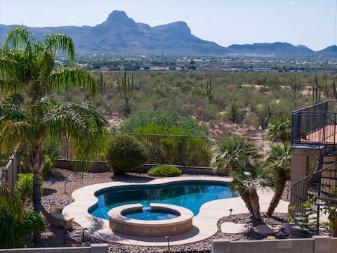 Gorgeous home w/large backyard- Pool, BBQ, Spa!