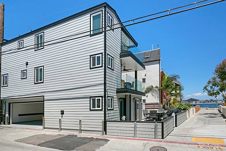 Casa Nueva Mission Beach, steps to the Bay & Ocean gallery image 5