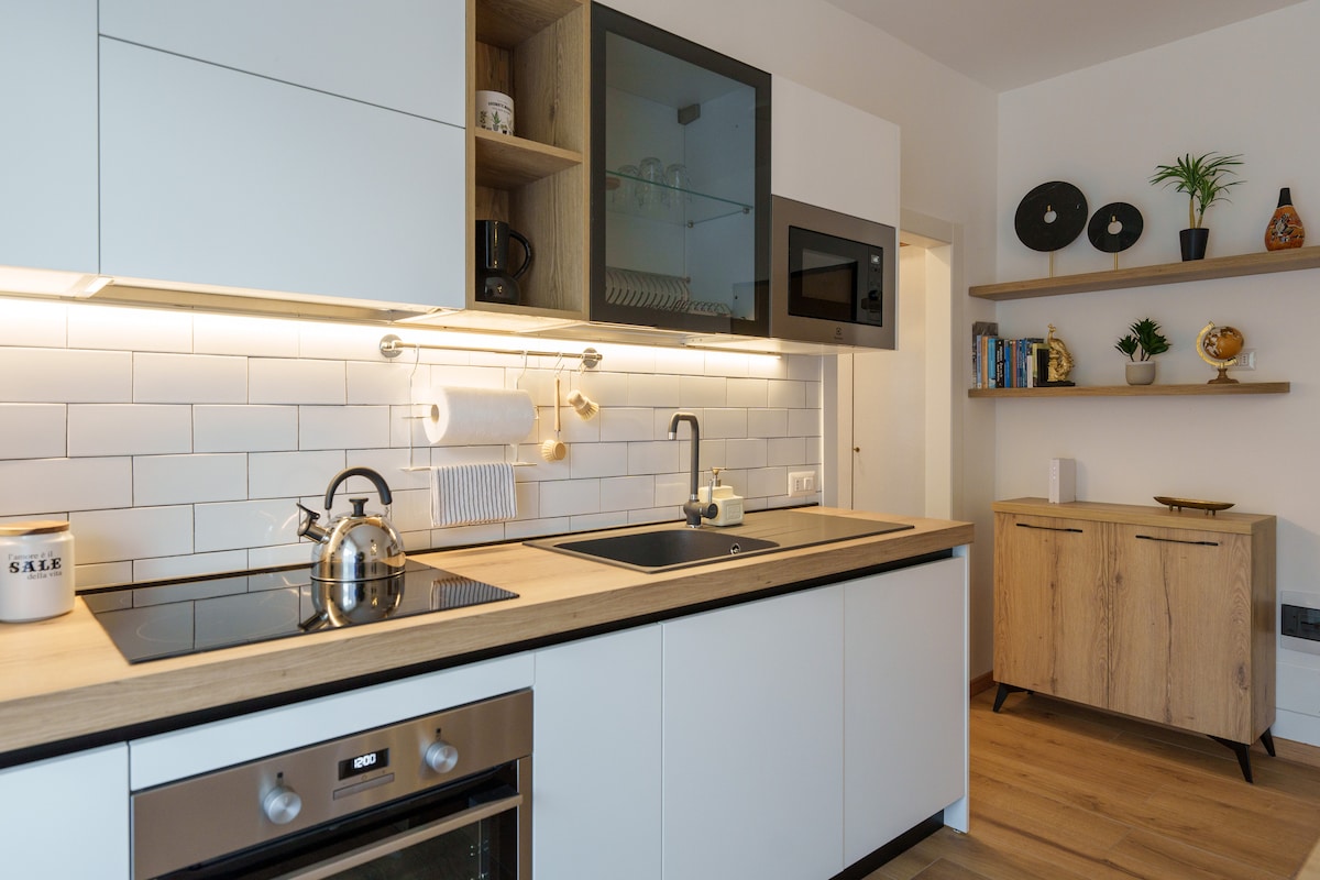 Top Airbnb: The window to the lake in Lecco