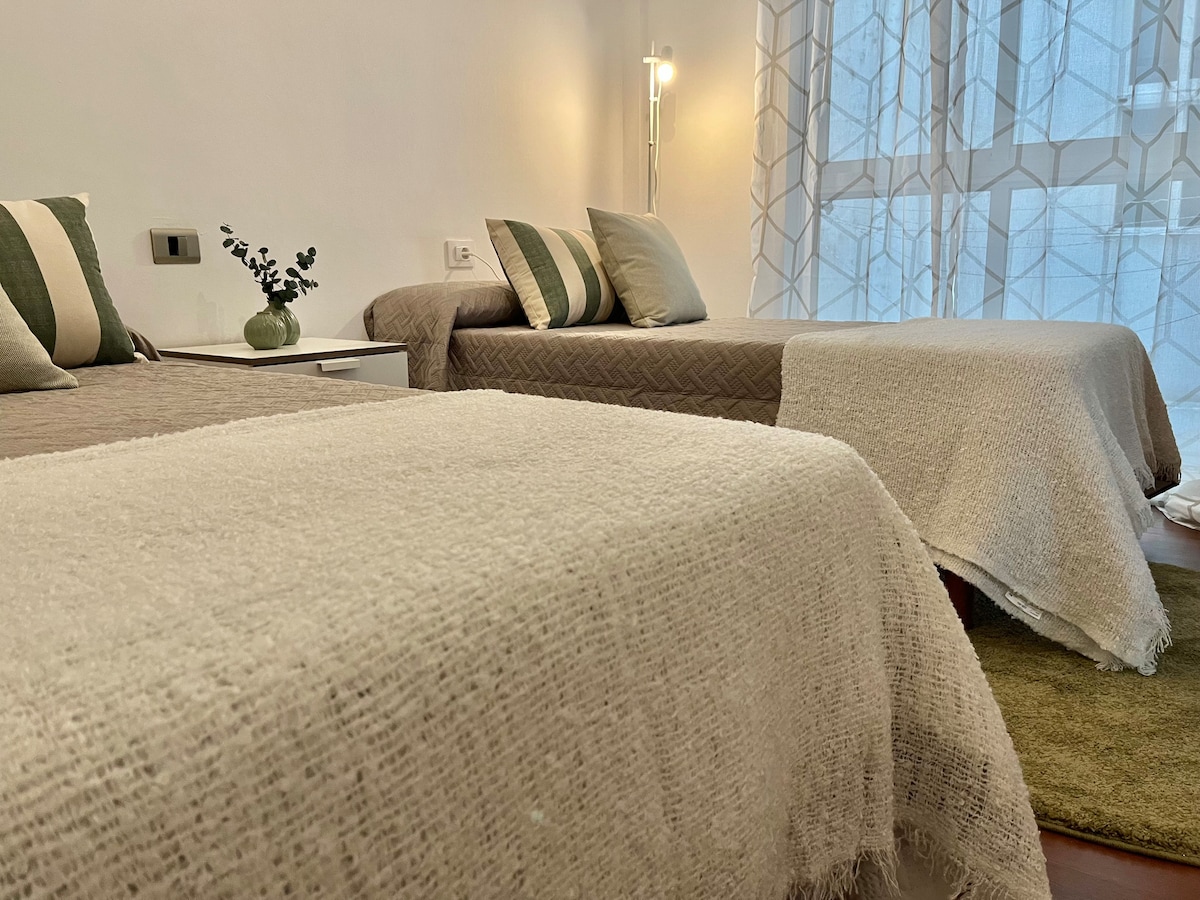 Втора стая с две единични легла.