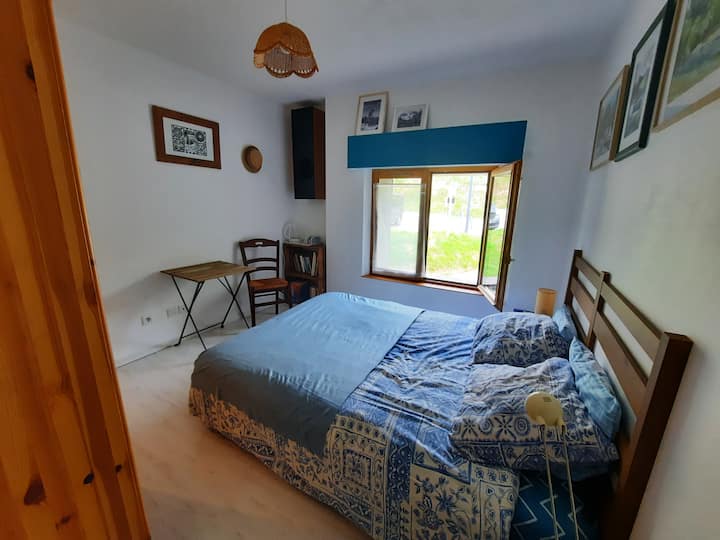 Chambre Dans Maison De Village. - Rumilly