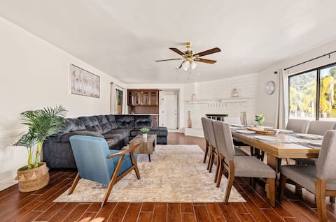Successful Airbnb property: Urban Escape! Massive home in Central Bakersfield! in Bakersfield