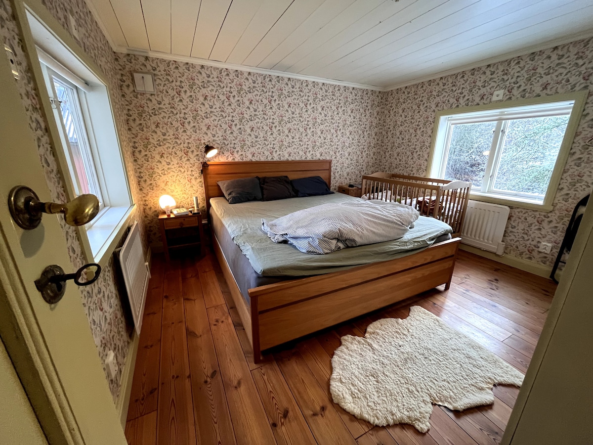 chambre des maîtres au niveau de l'entrée