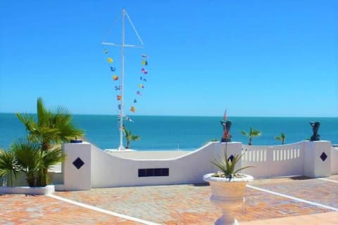 Top Airbnb: 1-Beachfront, Pet Friendly, Romantic Getaway in San Felipe