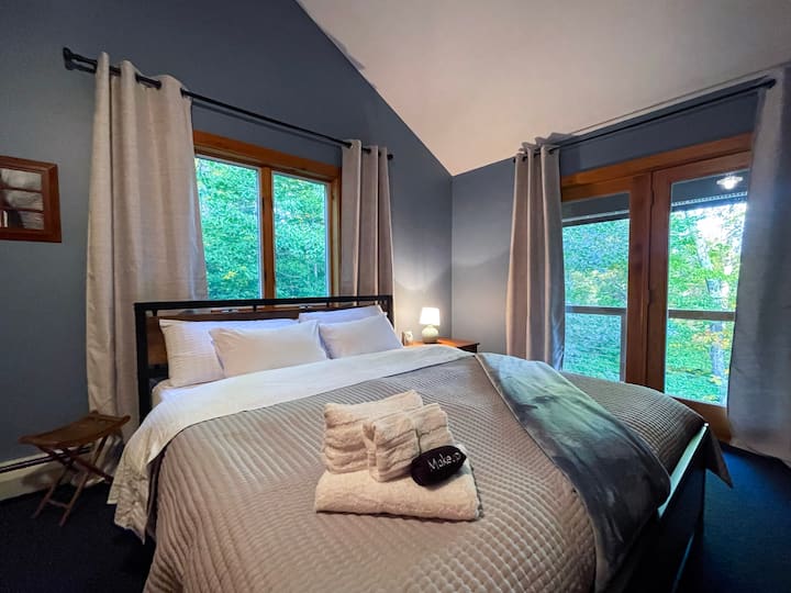 سرير كبير رقم2 ؛ حمام خاص ؛ شرفة خاصة