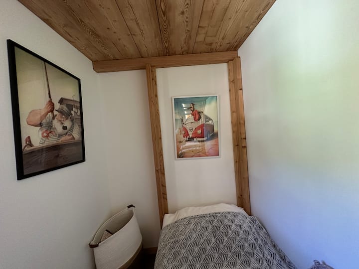 Spálňa 3 - 2 lôžka (90 x 20 a 140 x 200 medziposchodí)