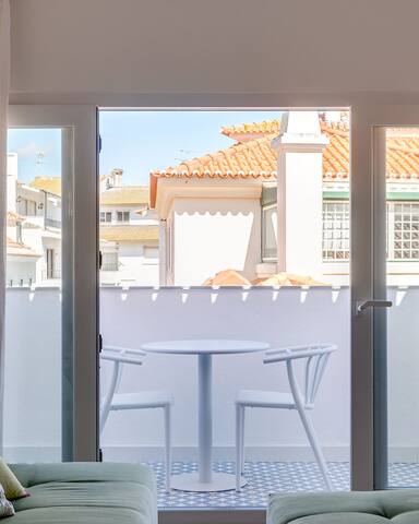 Soho Loft Cascais – Stylish Home in Downtown gallery image 3