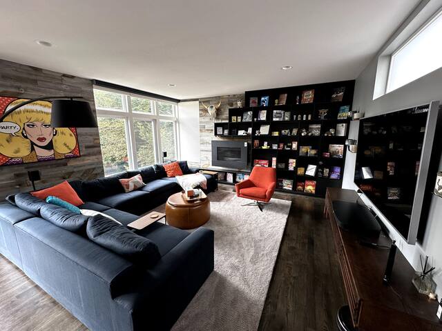 A Cozy, Grand Home gallery image 3