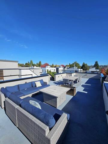 A Cozy, Grand Home gallery image 2