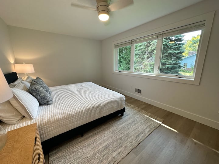 King 3 Upstairs King 3 Upstairs