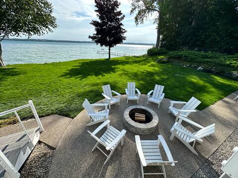 4 Seasons Lake House - Waterfront+Remodeled+HotTub