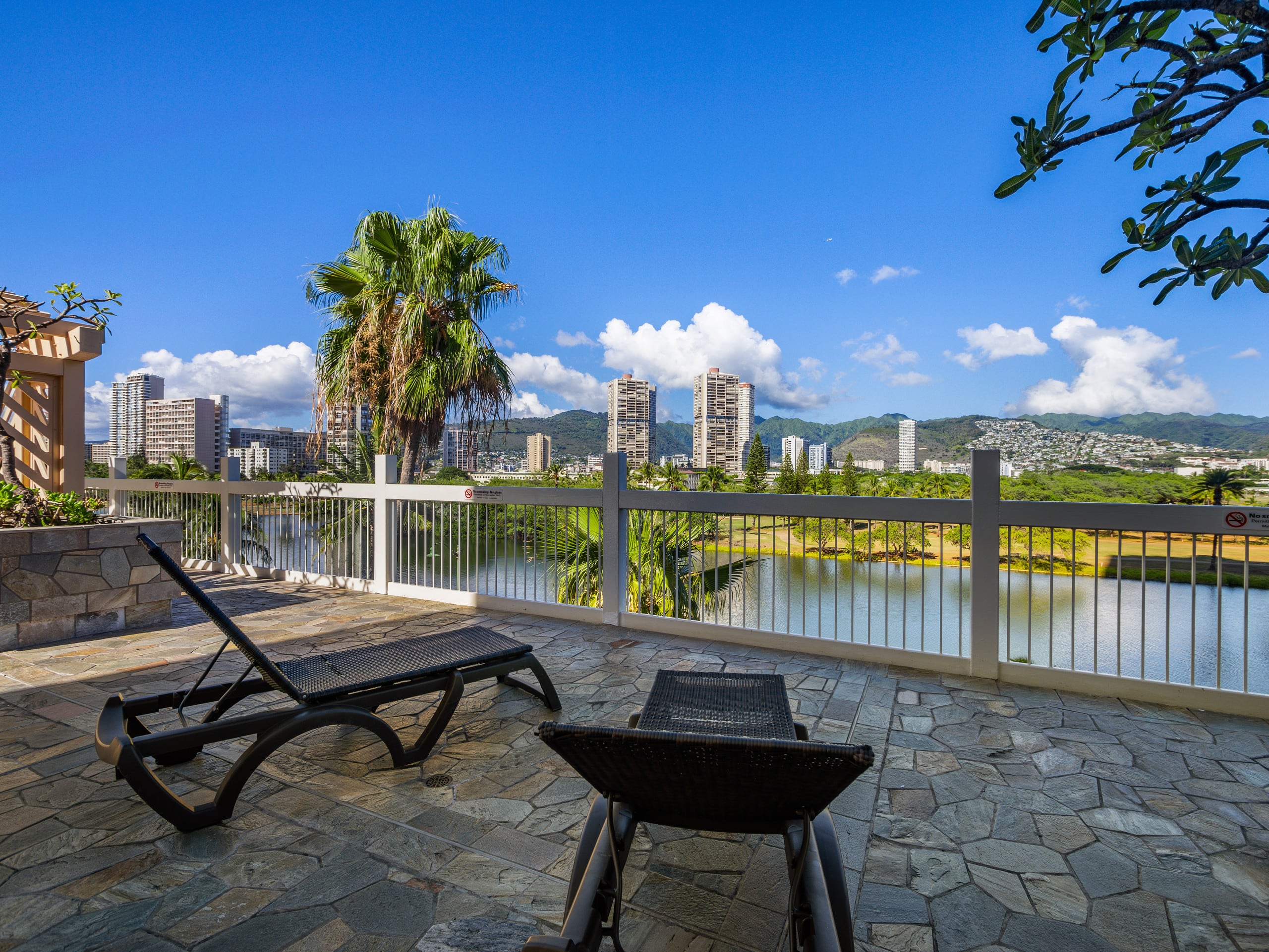 24FL- Stylish Studio In Central Waikiki - Image 29